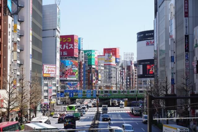 新宿の青梅街道